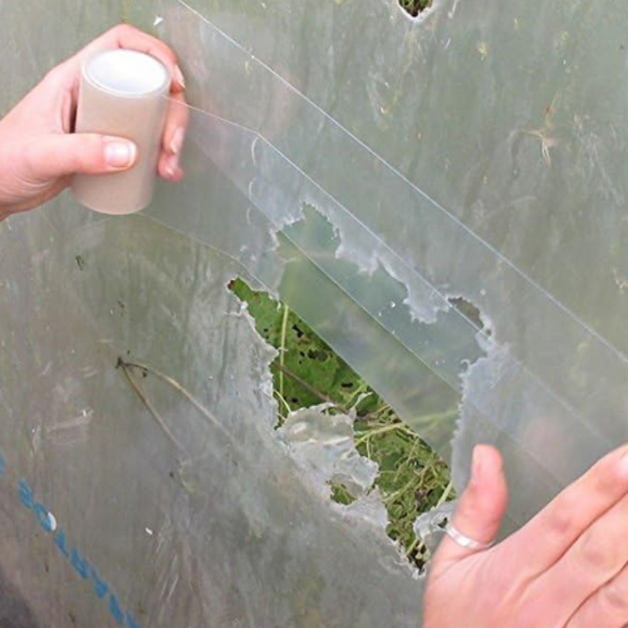 Repara folia solarului tau cu banda pentru reparat Repara folia solarului tau cu banda pentru reparat